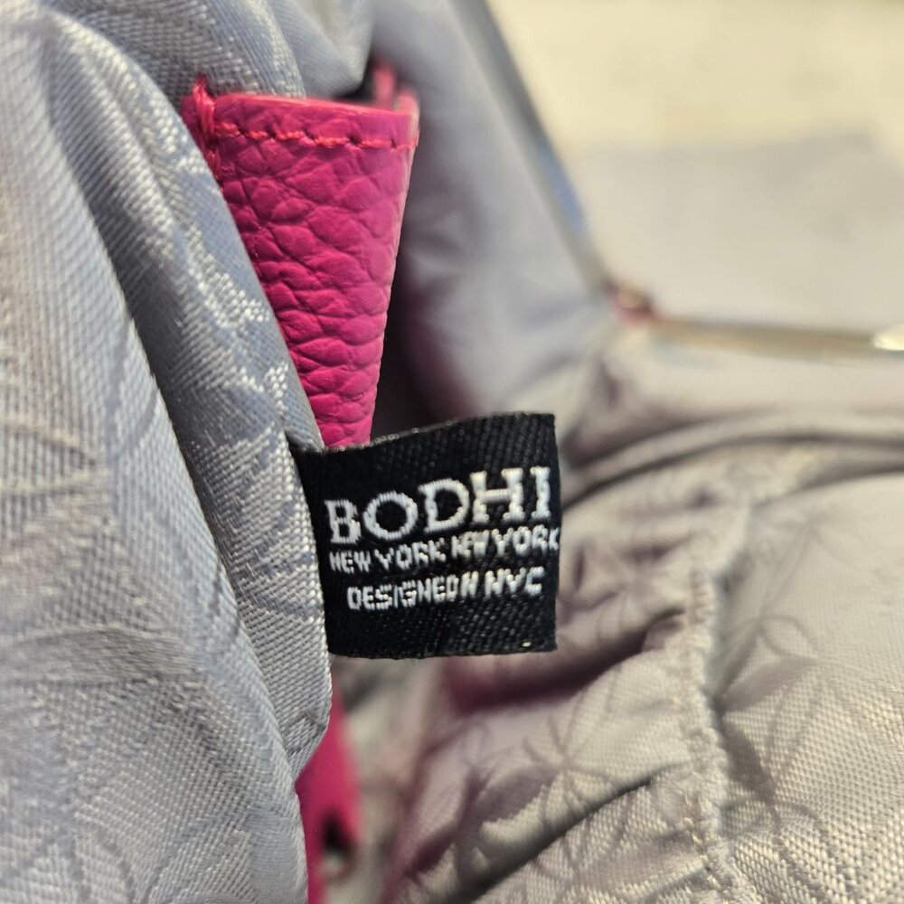 Bodhi fuschia leather wristlet - Picture 11 of 16